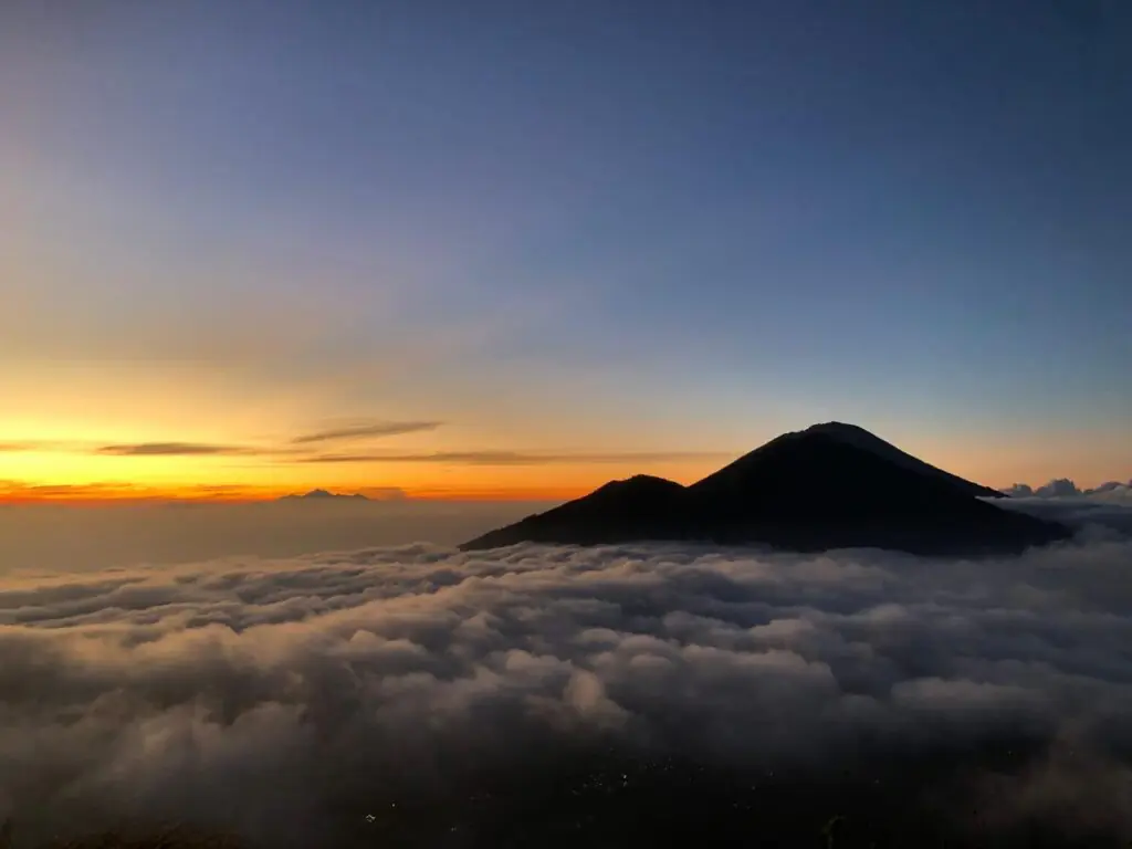 hikking mount batur