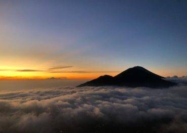 hikking mount batur