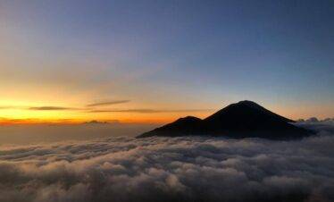 hikking mount batur