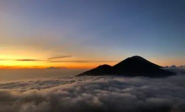 hikking mount batur