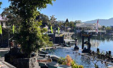 batur natural hot spring